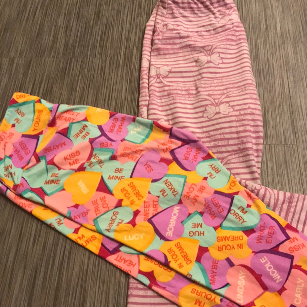 Used OS Lularoe valentines leggings